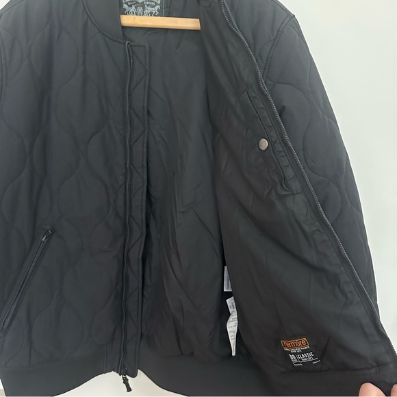 Levis Woman’s Quilted Bomber Jacket - Picture 3 of 5